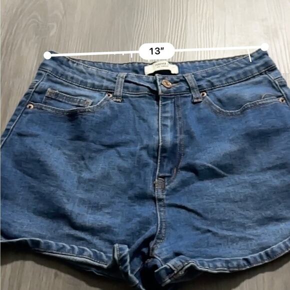 Forever 21 High‎ Rise Dark Wash Short Shorts Size 28 - Picture 6 of 8